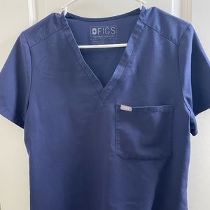 Figs scrub top